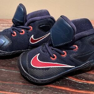 Infant toddler size 3.5 Nike Lebron sneakers